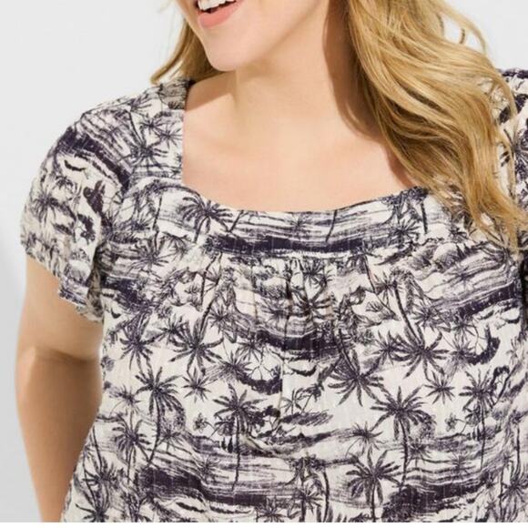 Torrid Clip Jacquard Square Neck Flutter Sleeve Top - Picture 3 of 9